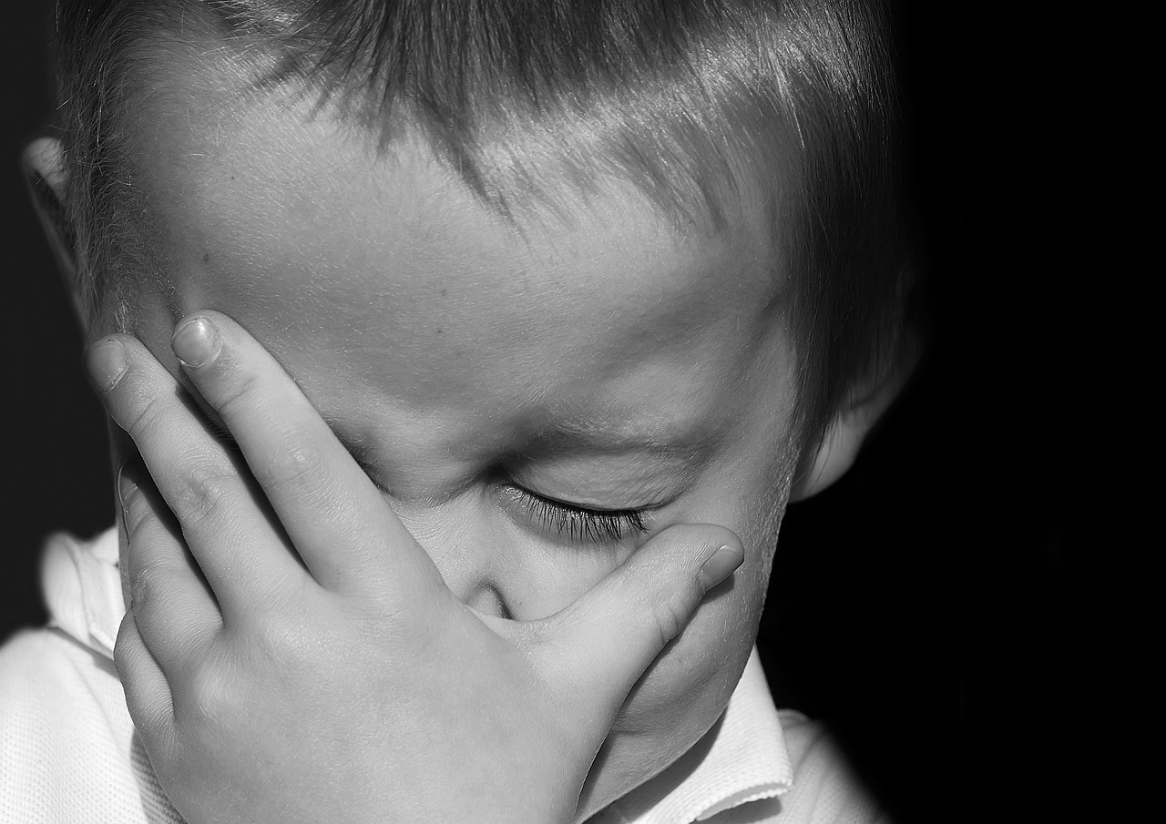 Est-ce que les bébés capricieux ont tendance à pleurer plus souvent ?